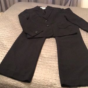 Navy Jones New York size 8 Suit